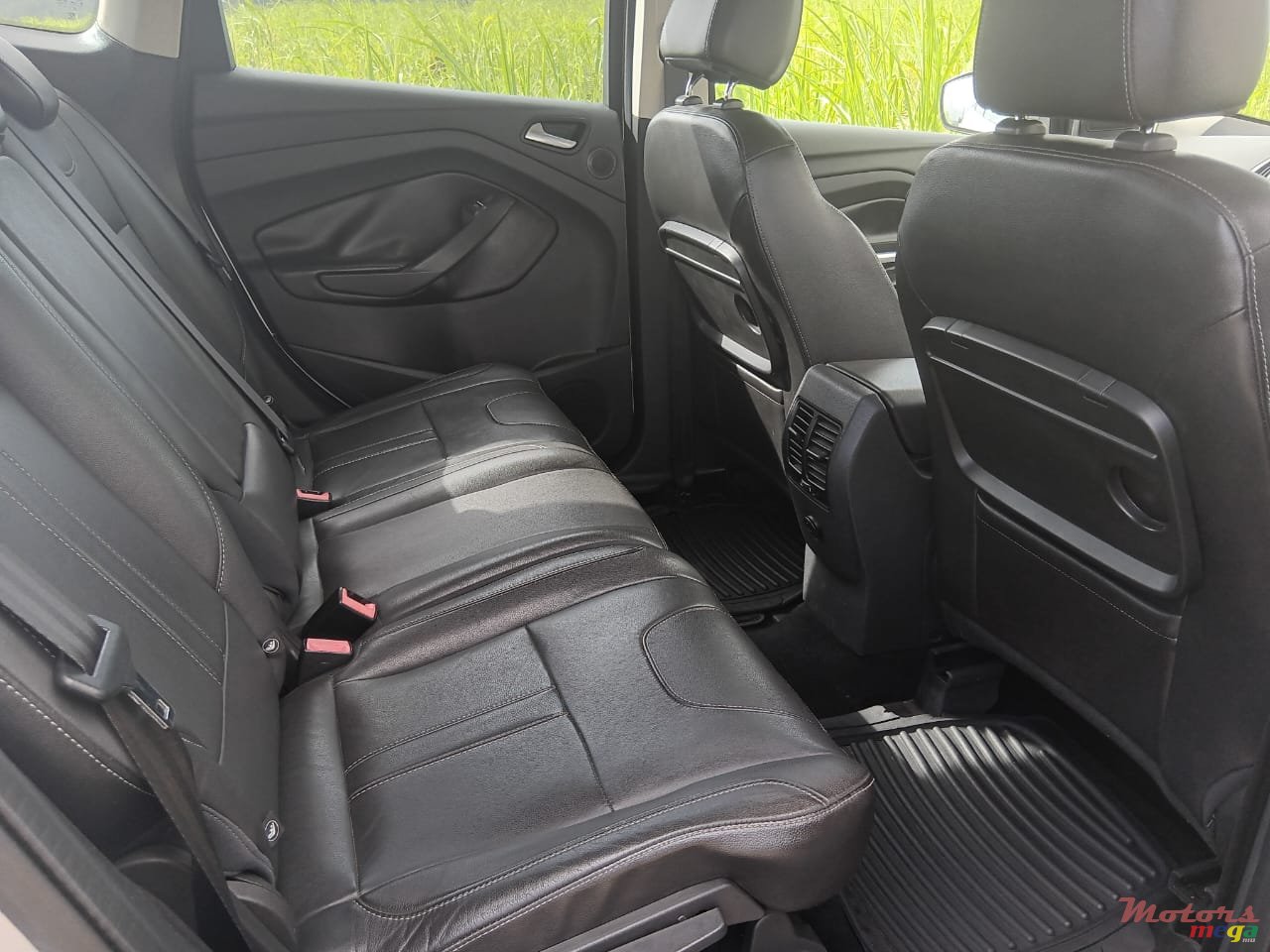 2014' Ford Kuga photo #2