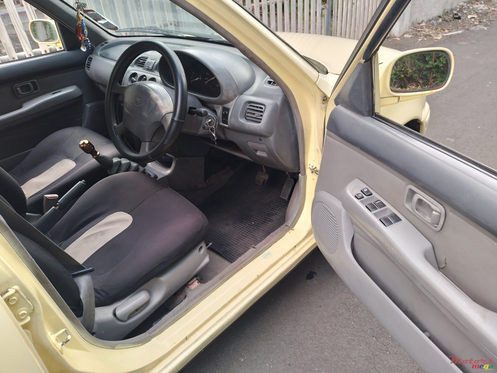 1997' Nissan March photo #3