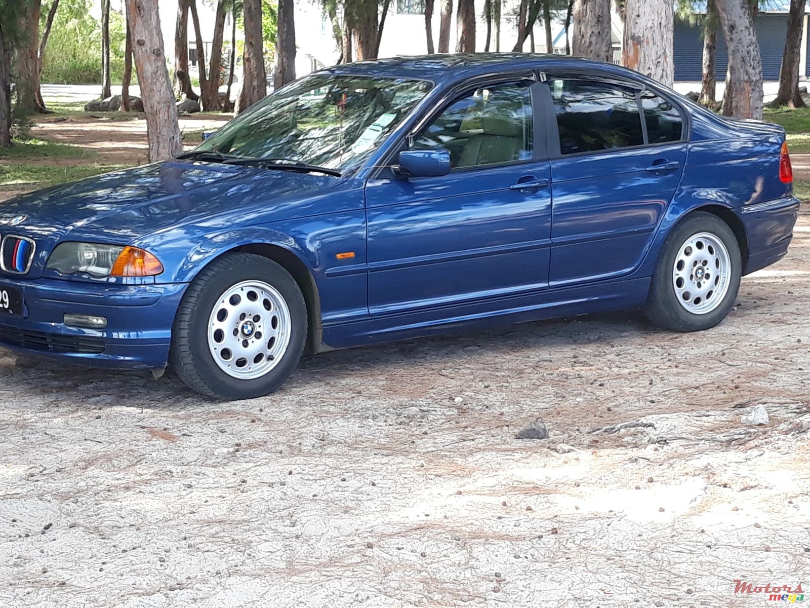 2001' BMW 3 Series E46 2000-2005 photo #5