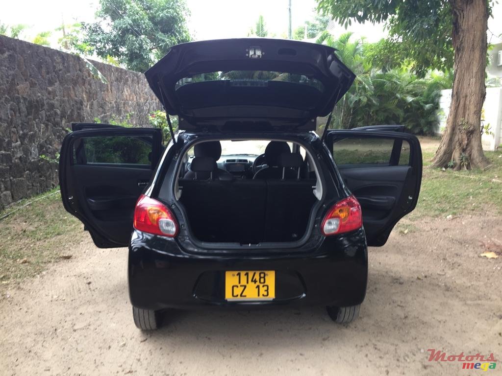 2013' Mitsubishi Mirage photo #3