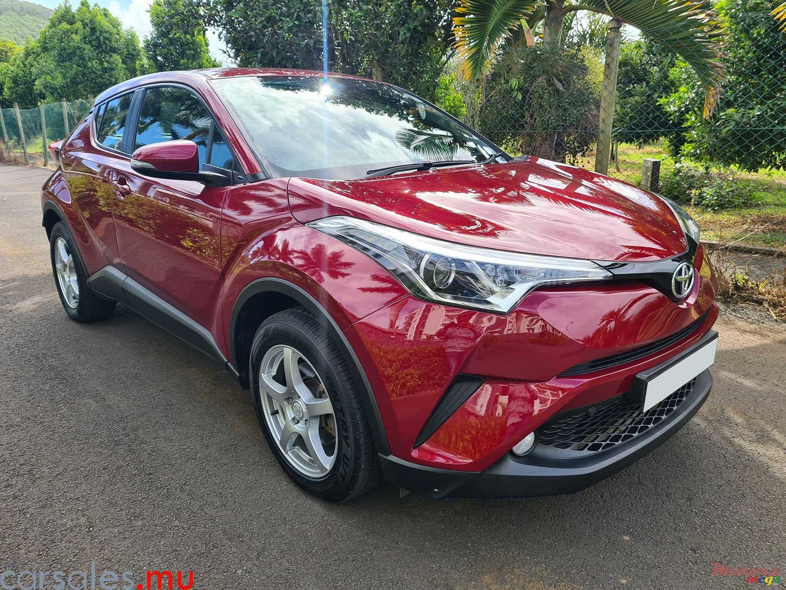 2018' Toyota C-HR 1.2T photo #1