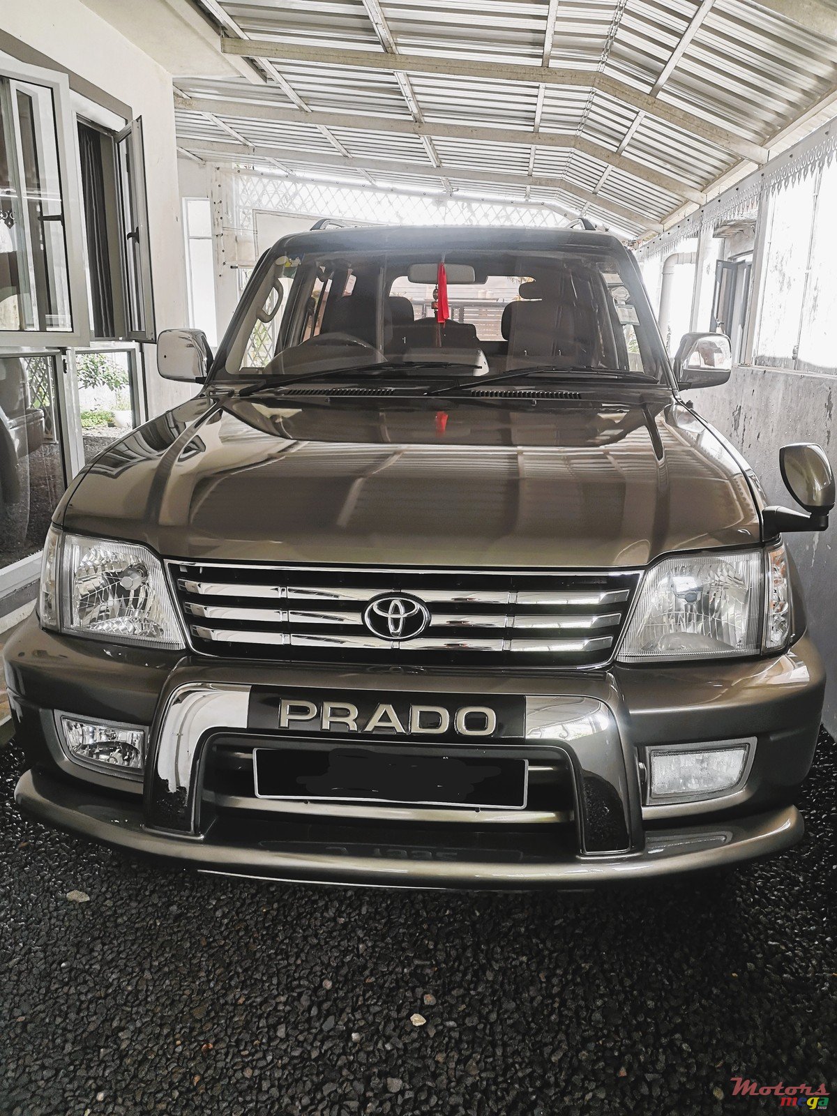 2000' Toyota Land Cruiser Prado photo #1