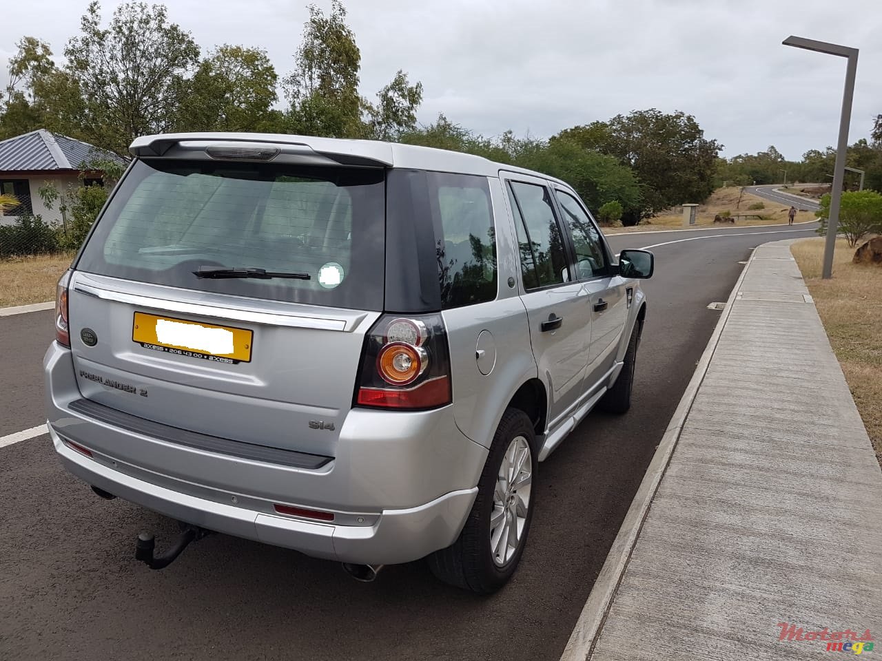 2014' Land Rover Freelander photo #2