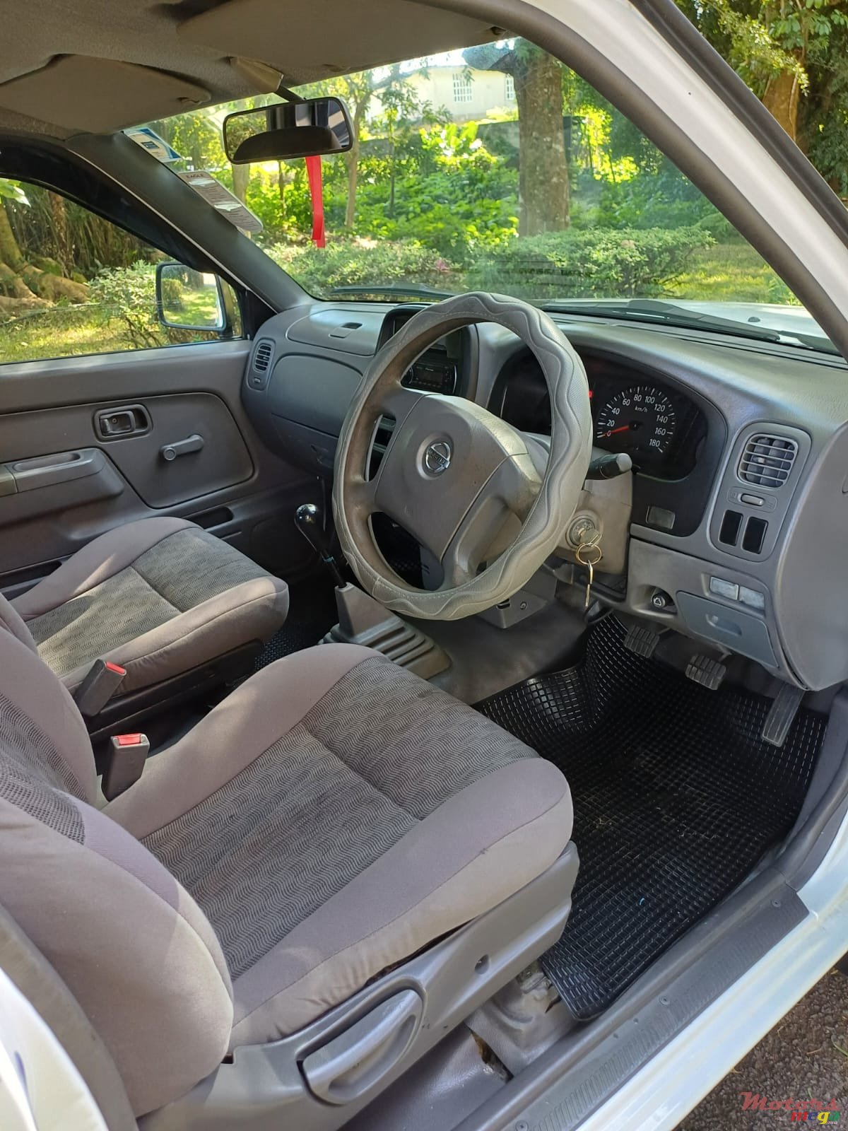 2010' Nissan Navara TD 27 JAPAN photo #5