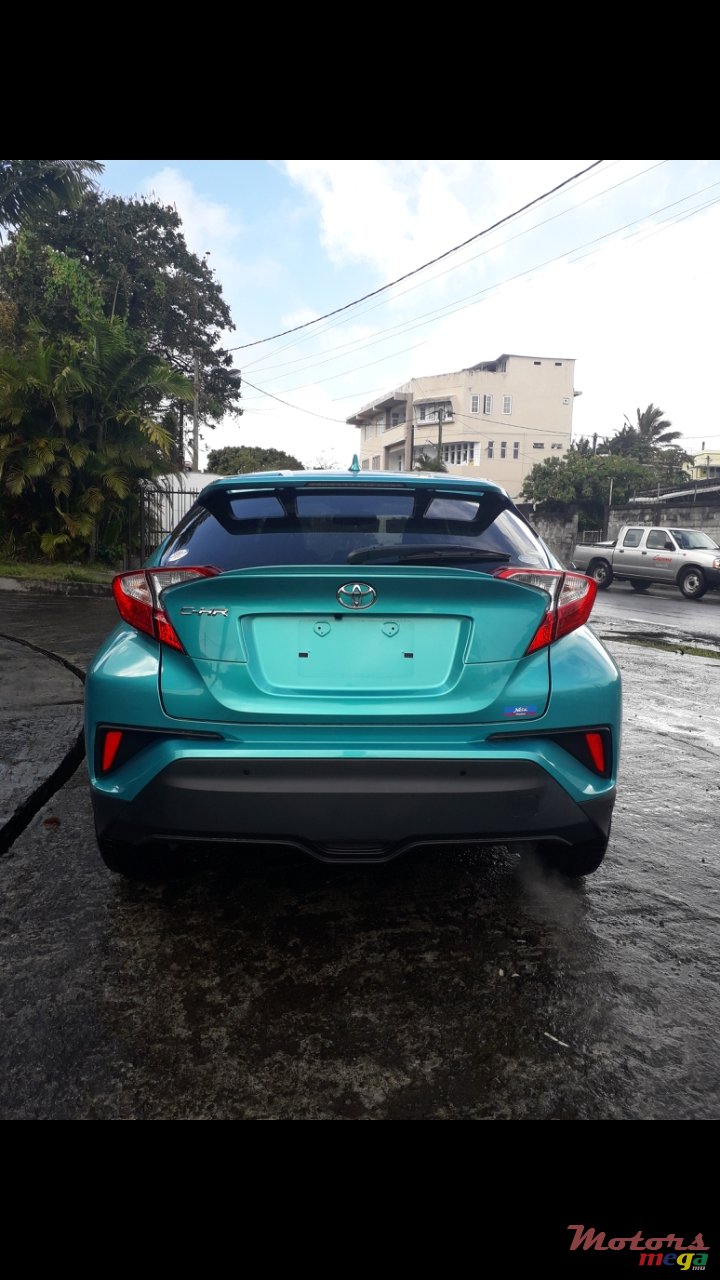 2007' Toyota CHR photo #2