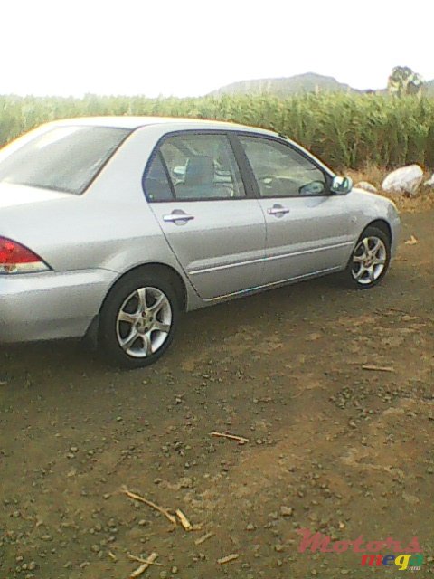 2005' Mitsubishi photo #4