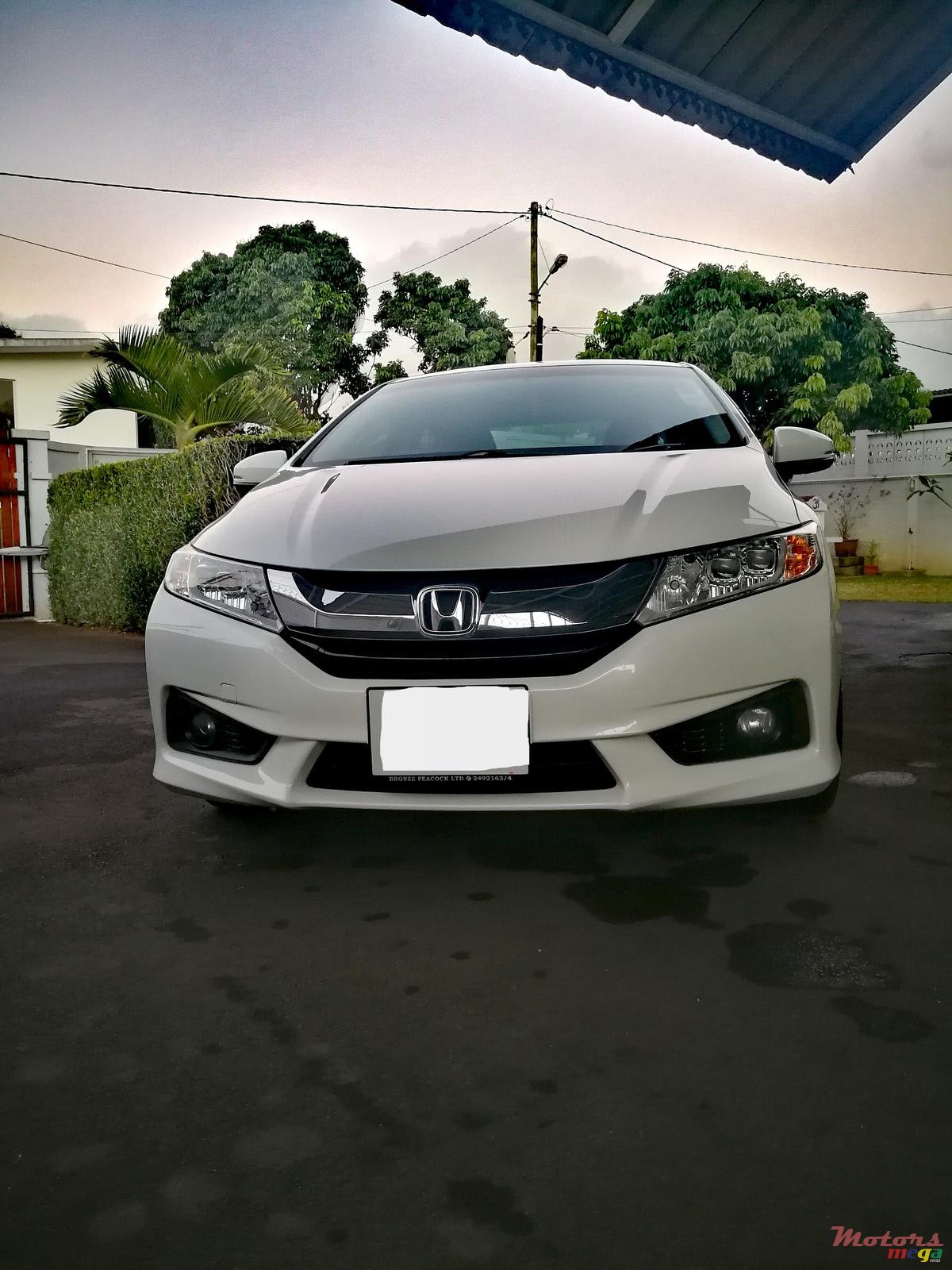 2015' Honda Grace photo #2