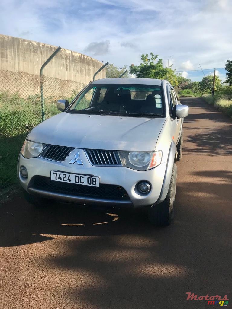 2008' Mitsubishi L 200 photo #1