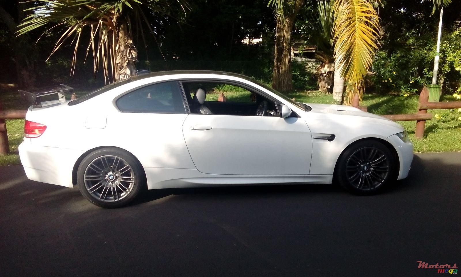 2009' BMW 1 Series М photo #3