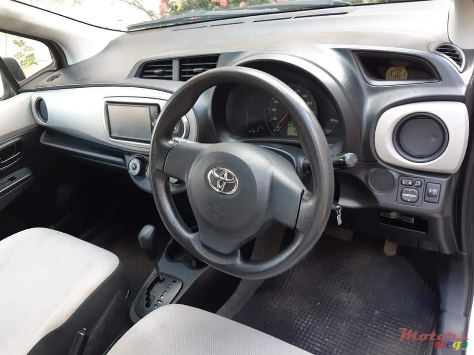 2012' Toyota Vitz photo #2