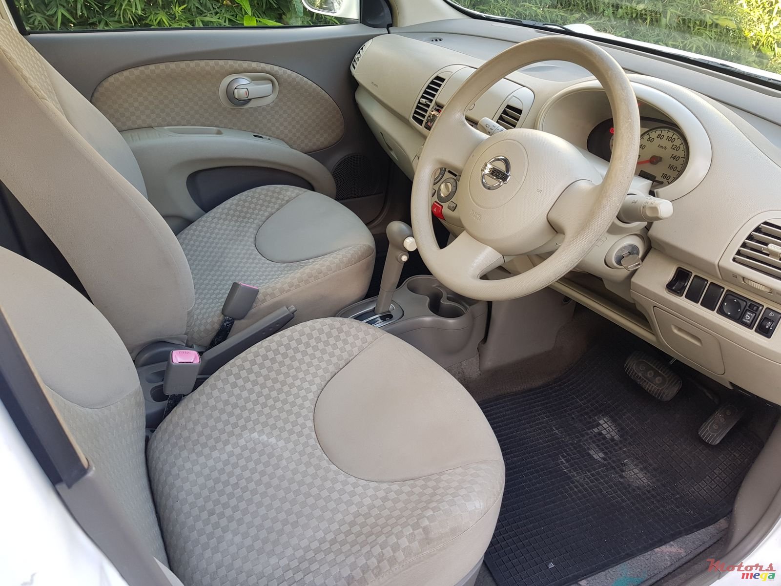 2009' Nissan March automatic photo #7