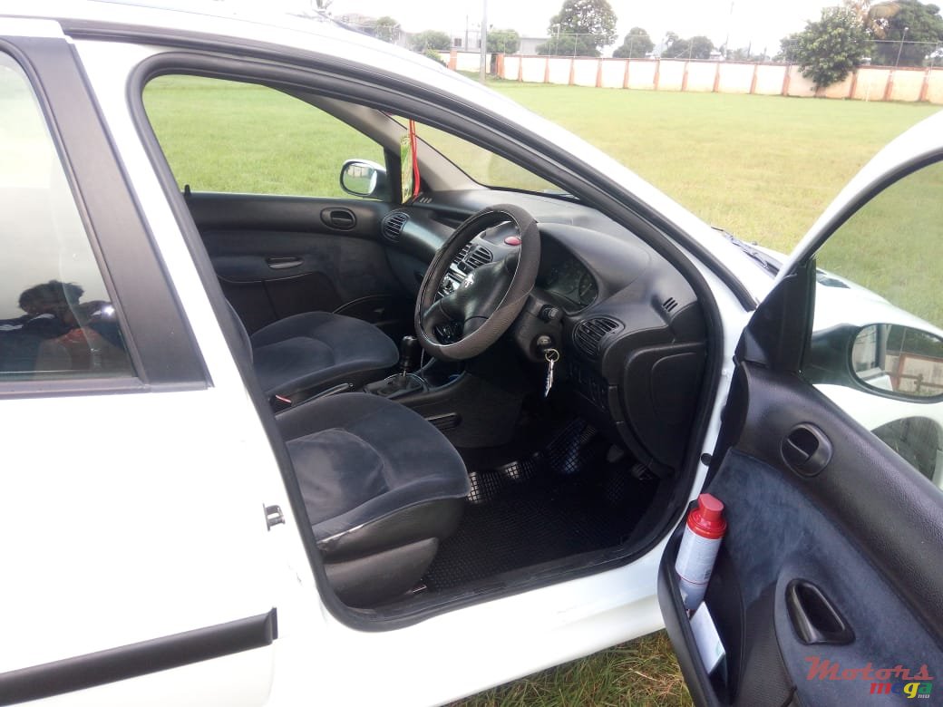 2001' Peugeot 206 photo #4