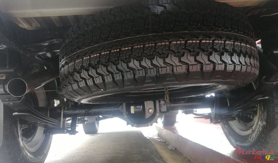 2014' Nissan Hardbody photo #2