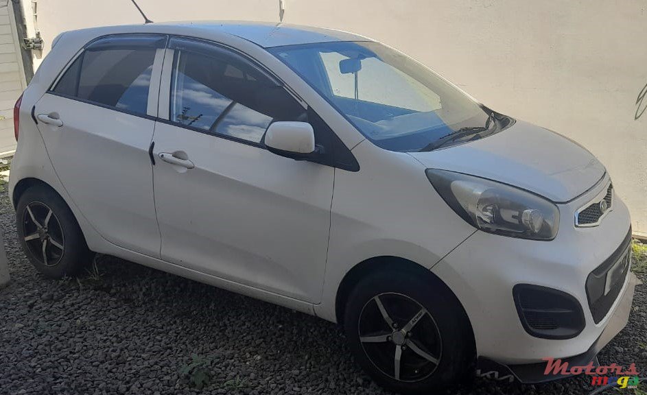 2012' Kia Picanto photo #2