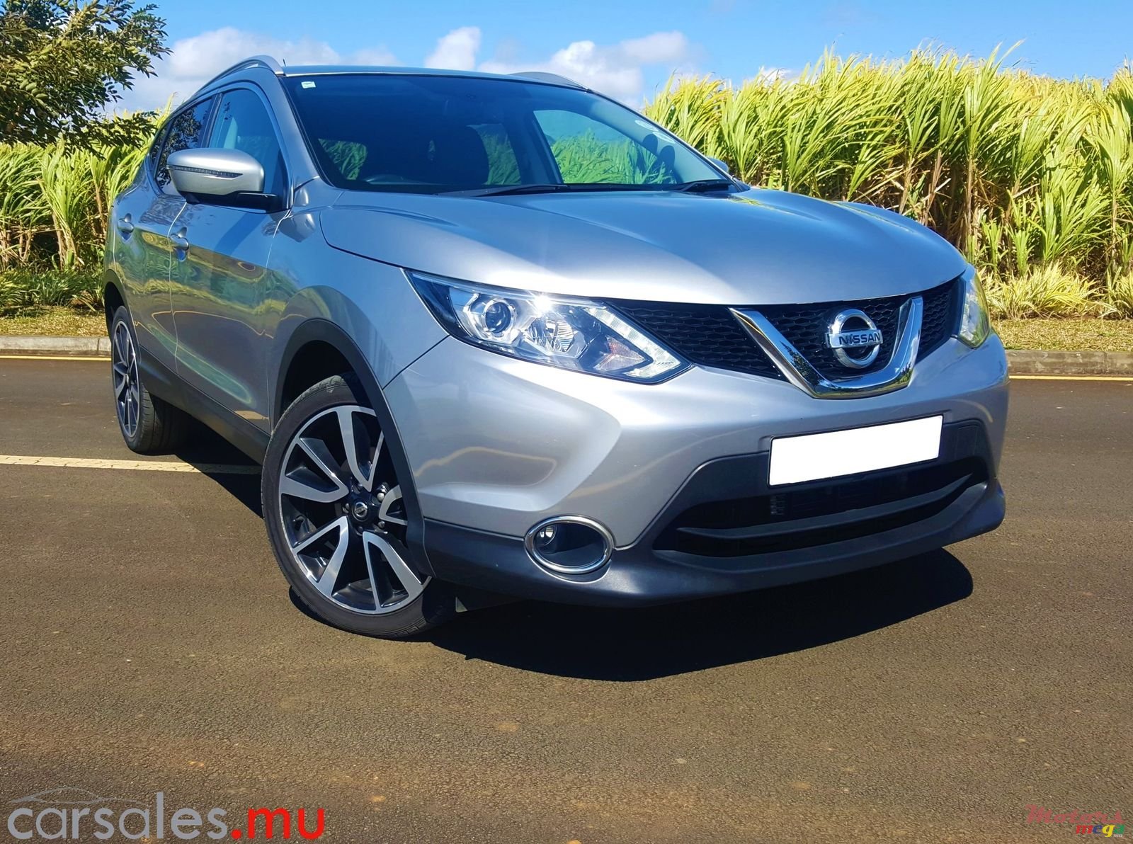 2015' Nissan Qashqai 1.6 dci Tekna photo #2