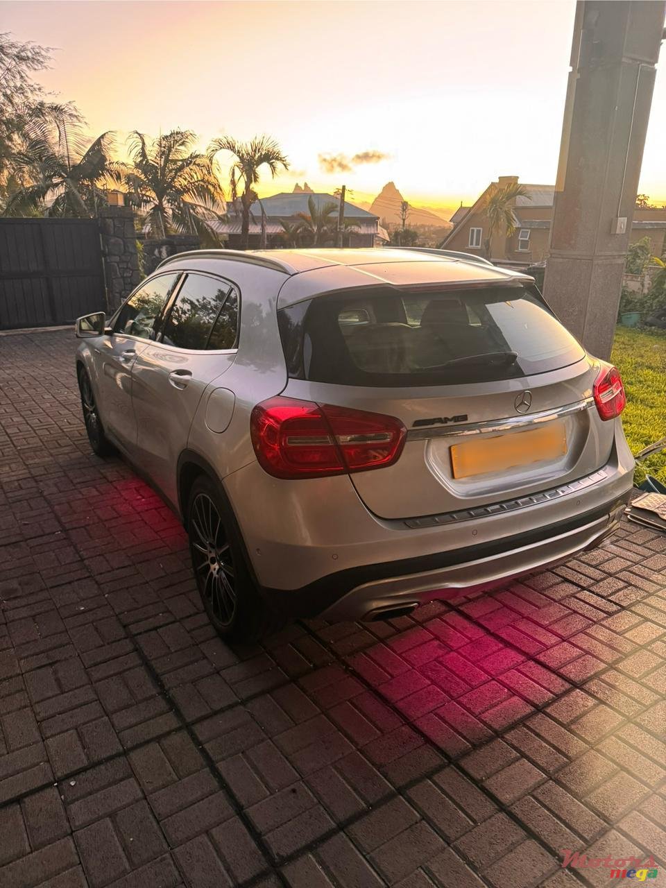 2015' Mercedes-Benz GLA 200 photo #3