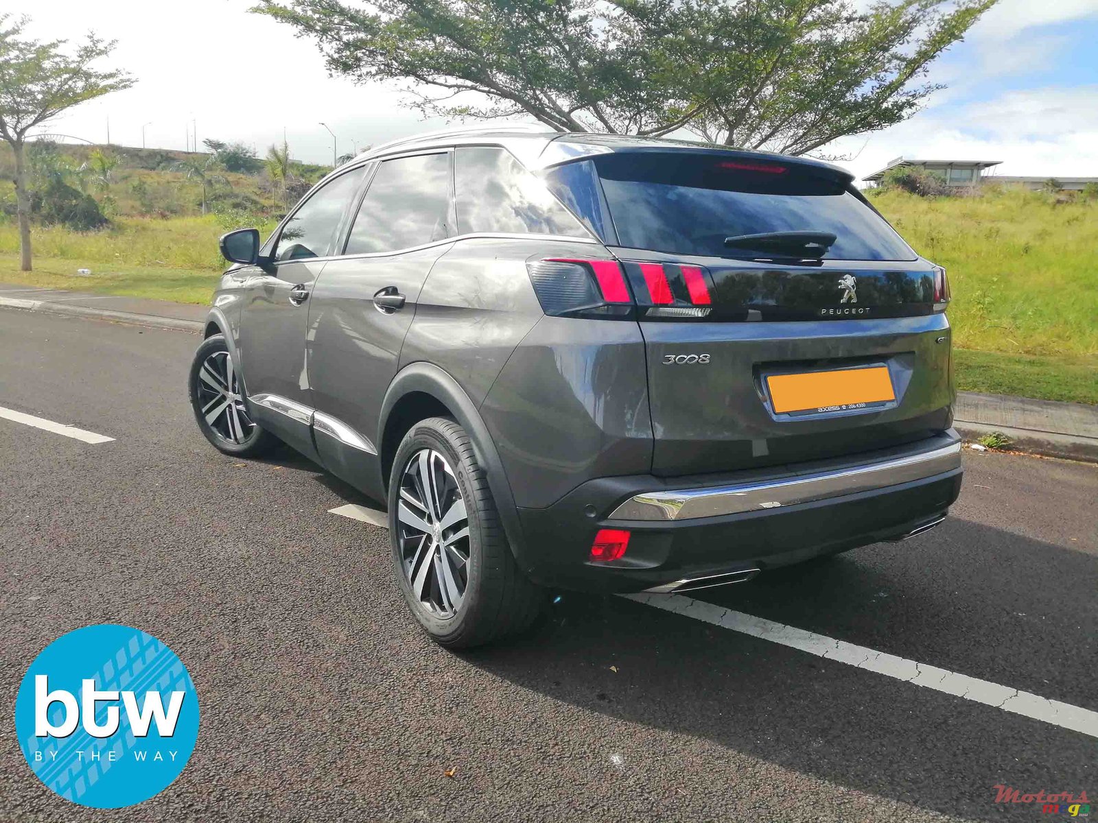 2019' Peugeot 3008 GT photo #2