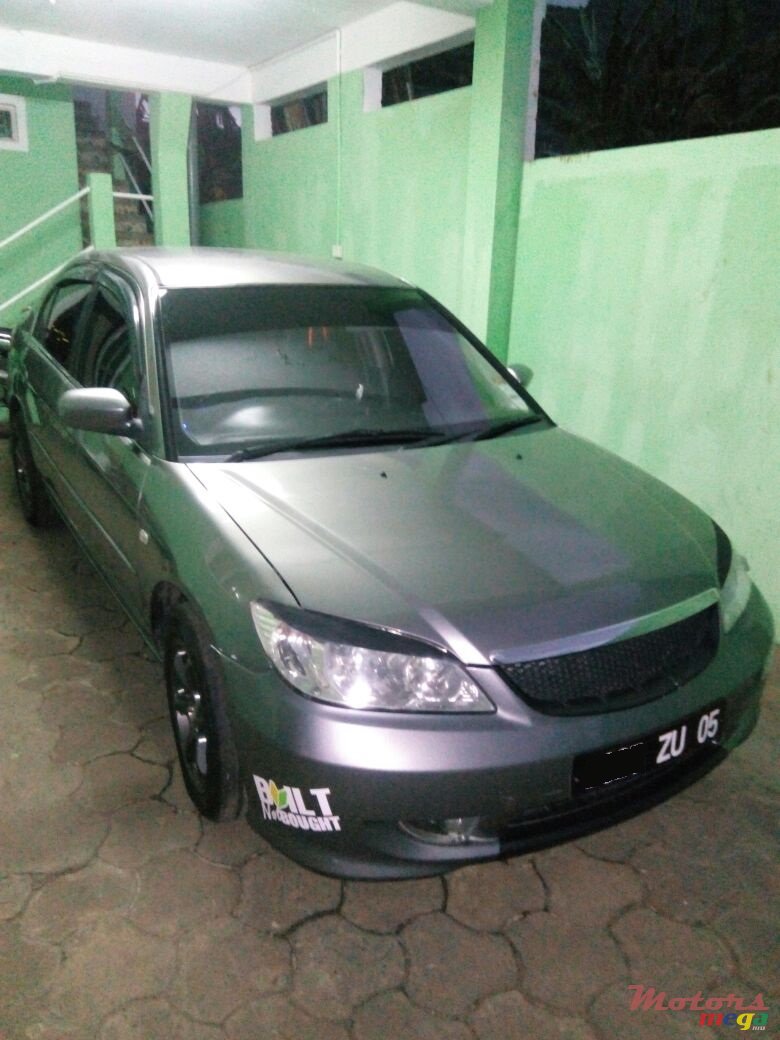 2005' Honda Civic Vtec Es8 photo #1