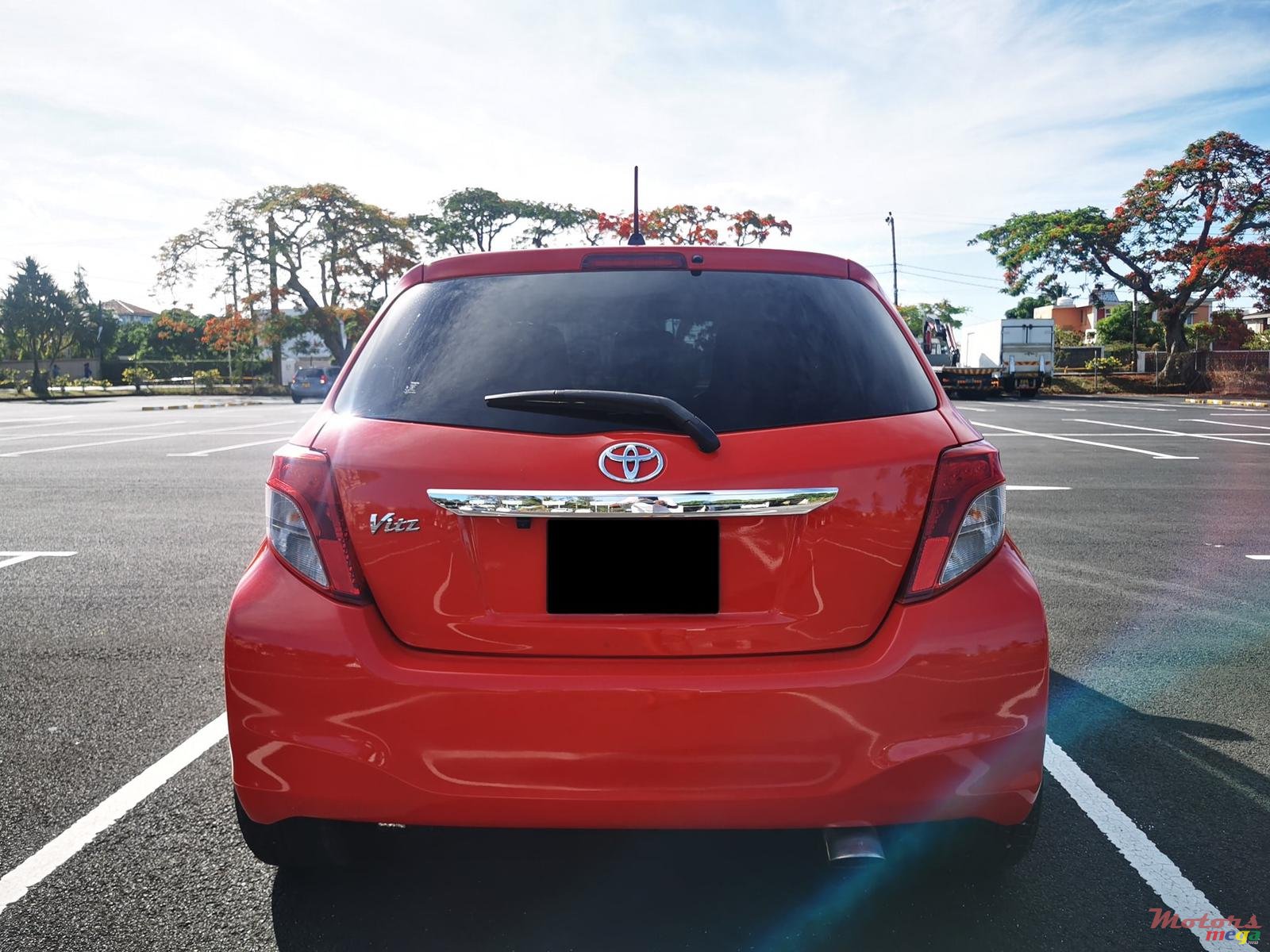 2012' Toyota Vitz 1.0 photo #3