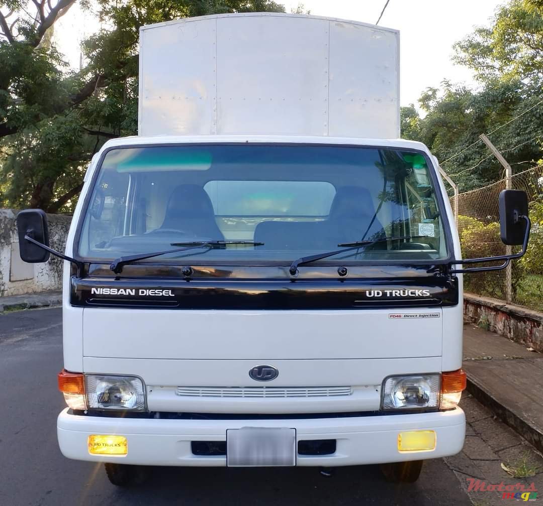 2001' Nissan 350Z photo #2