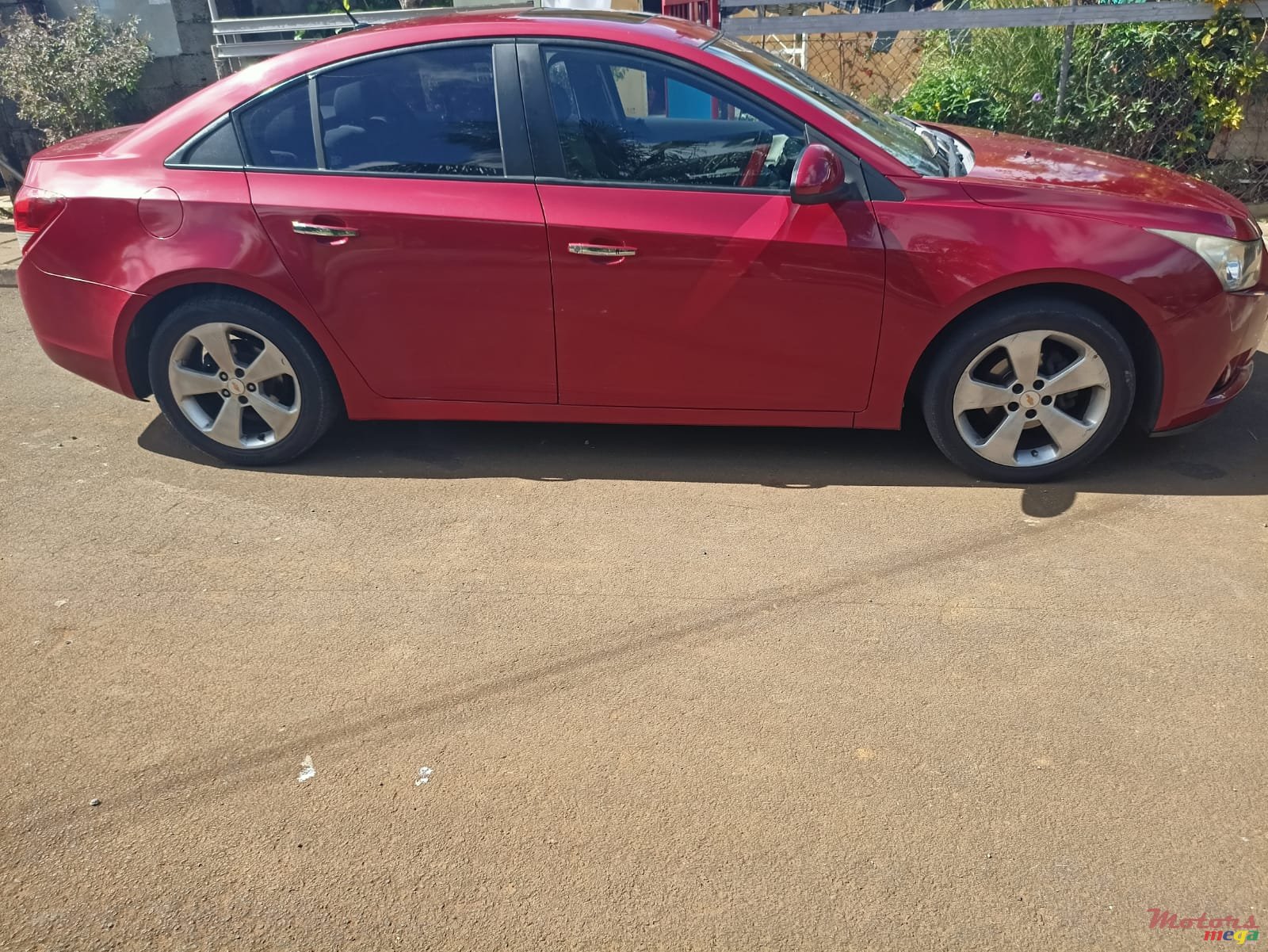 2010' Chevrolet Cruze photo #6