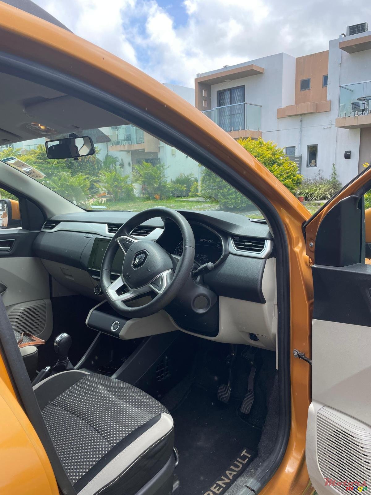 2021' Renault Triber photo #4