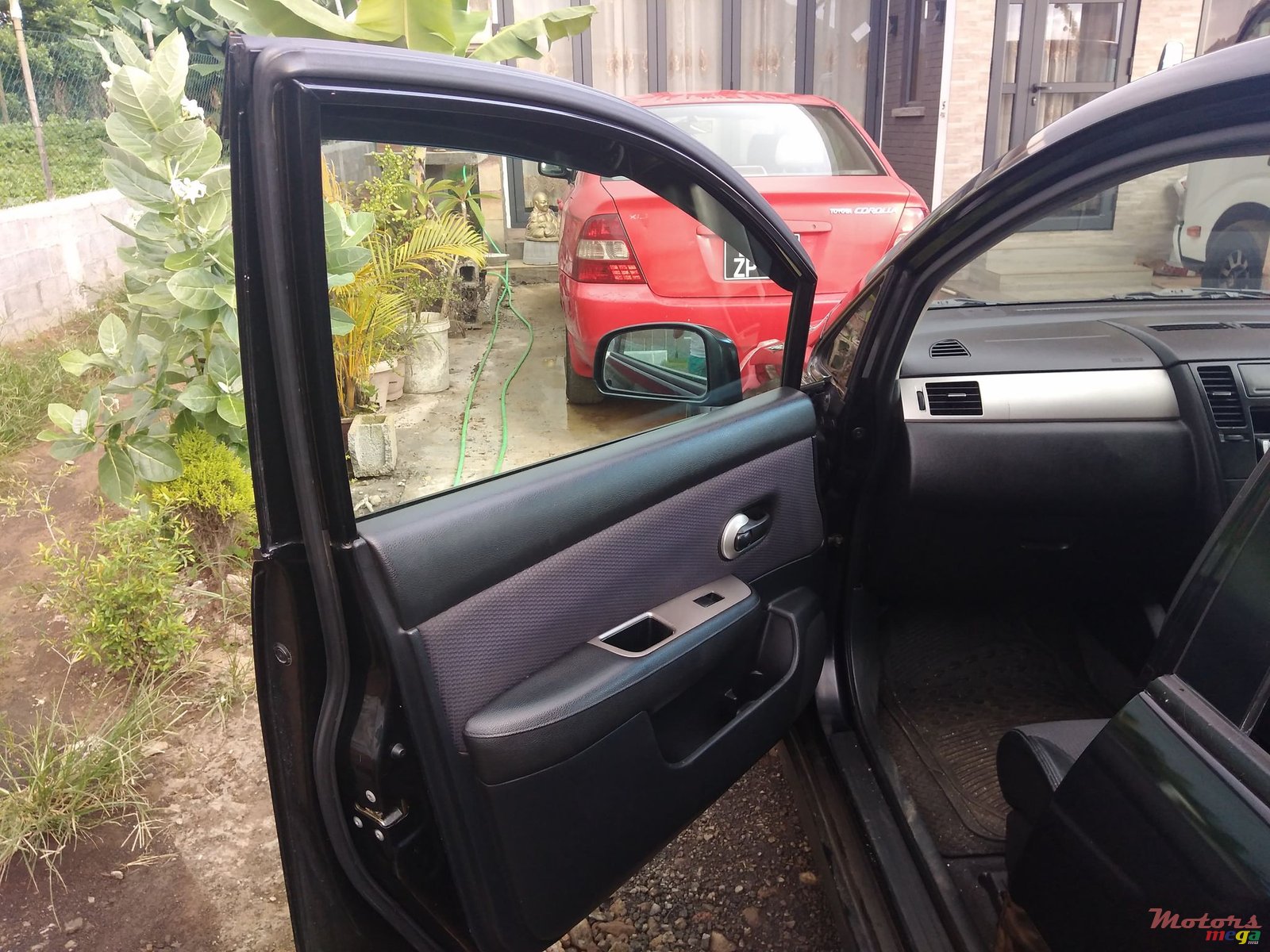 2006' Nissan photo #5