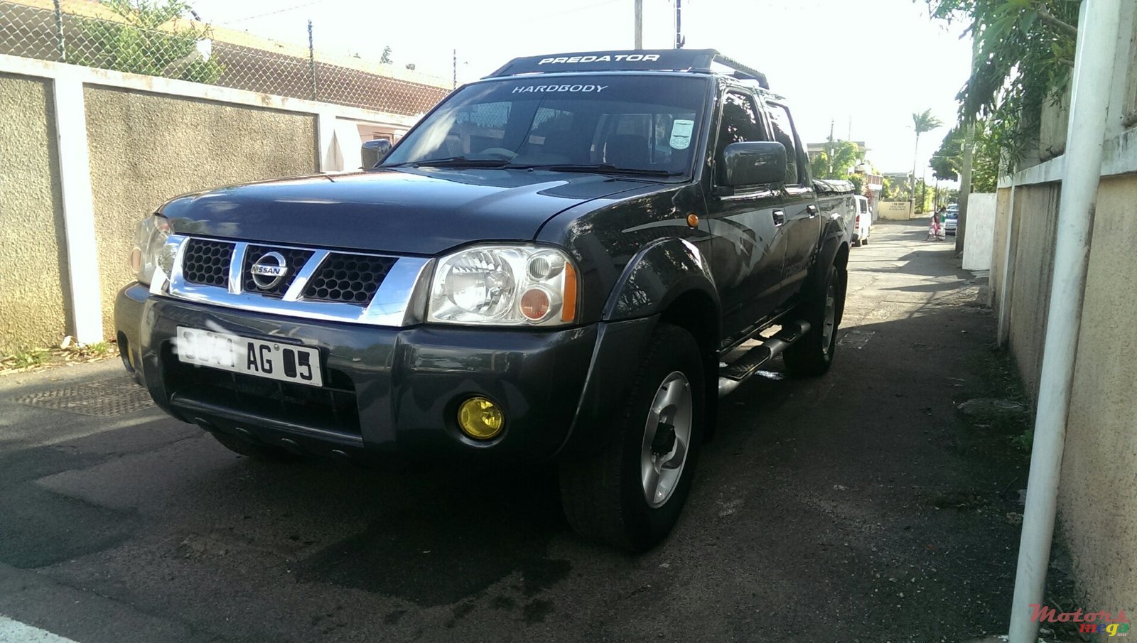 2005' Nissan Hardbody photo #1