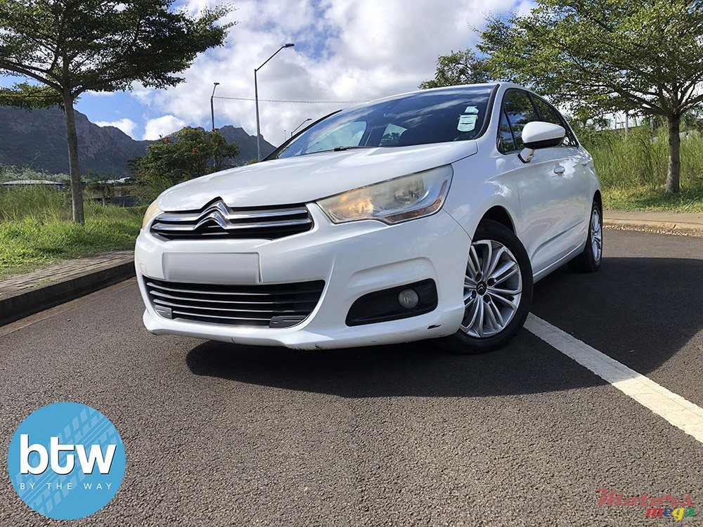 2015' Citroen C4 photo #2