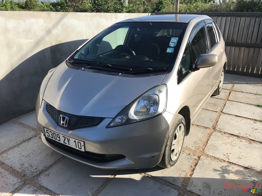 2010' Honda Fit photo #1