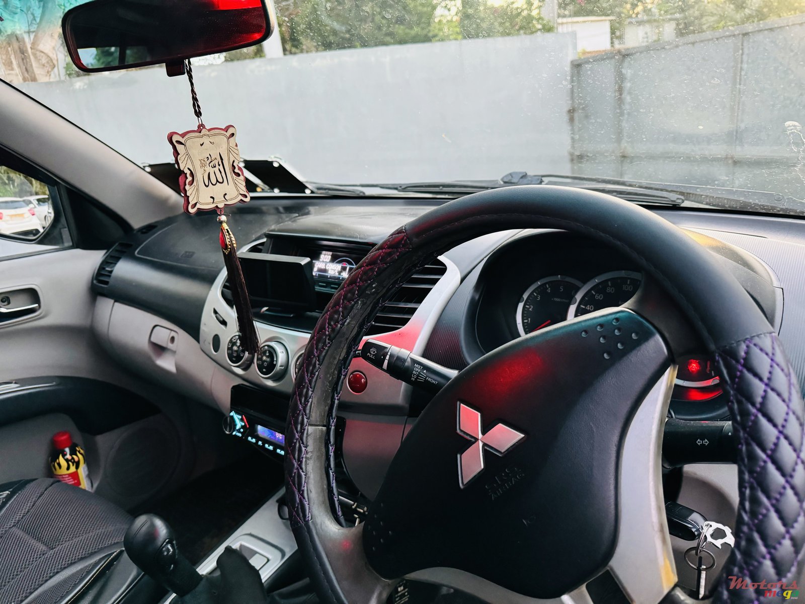 2010' Mitsubishi L200 Automatic Transmission photo #7