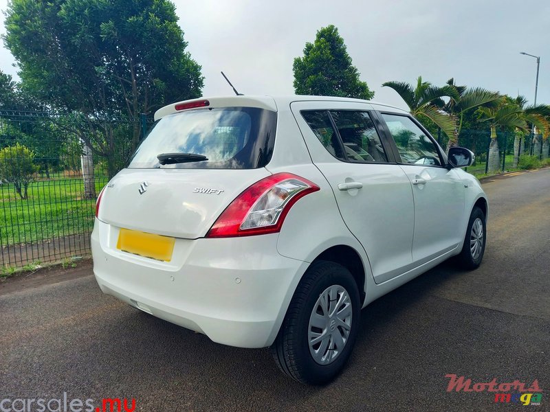 2018' Suzuki Swift 1.2 photo #4