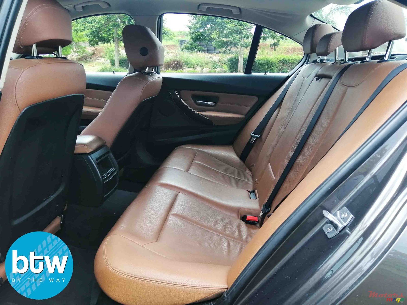 2012' BMW 3 Series photo #4