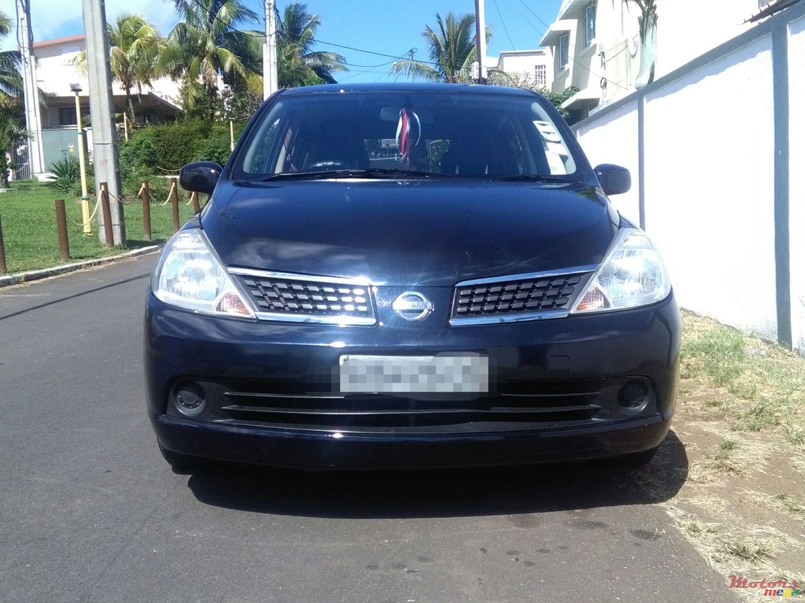 2005' Nissan Tiida photo #1