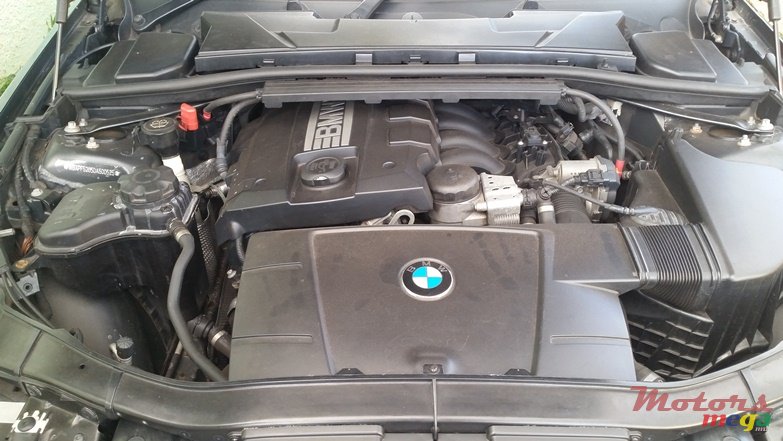 2008' BMW 318 i photo #7