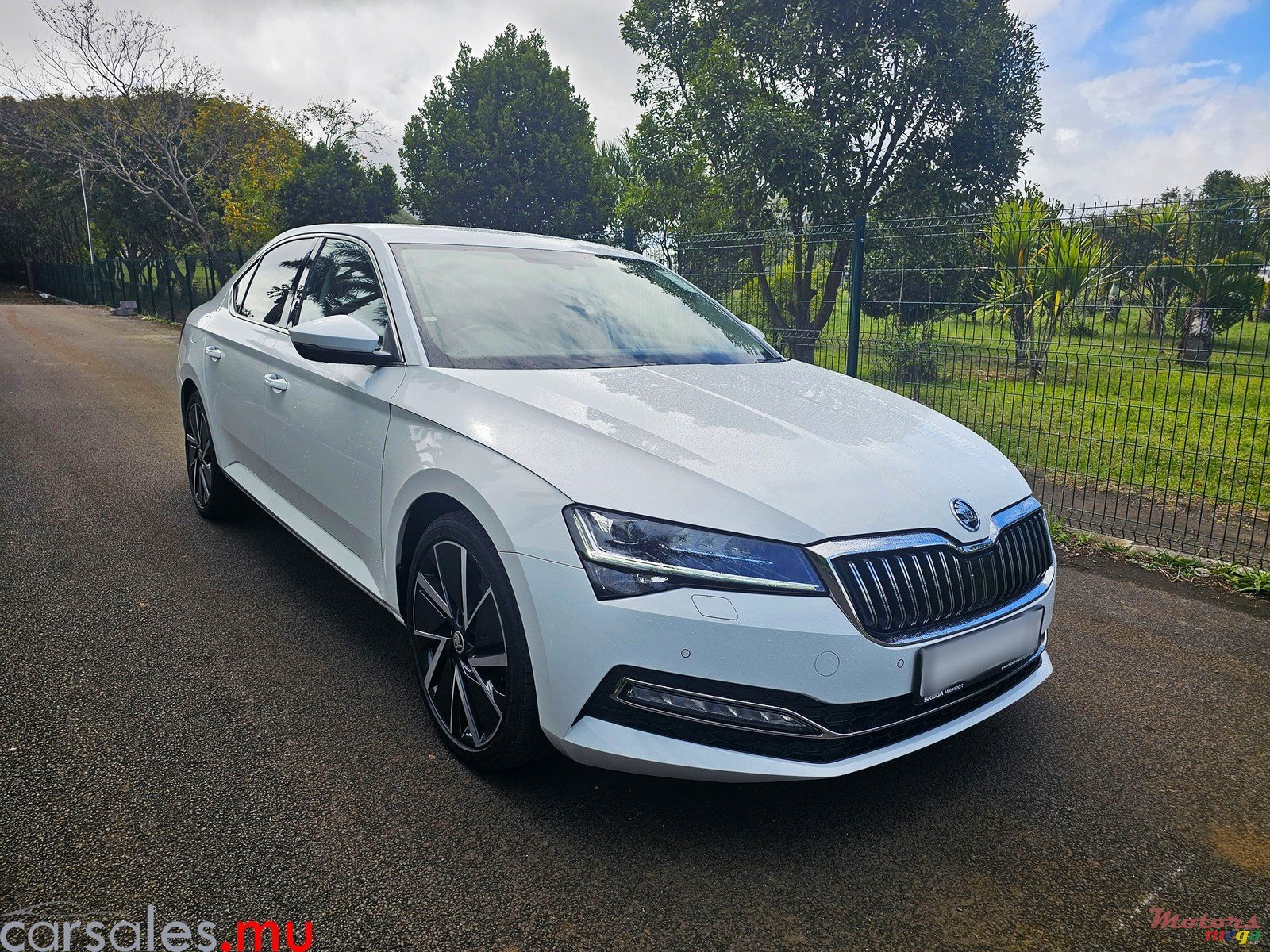 2023' Skoda Superb 1.4 Sedan photo #1
