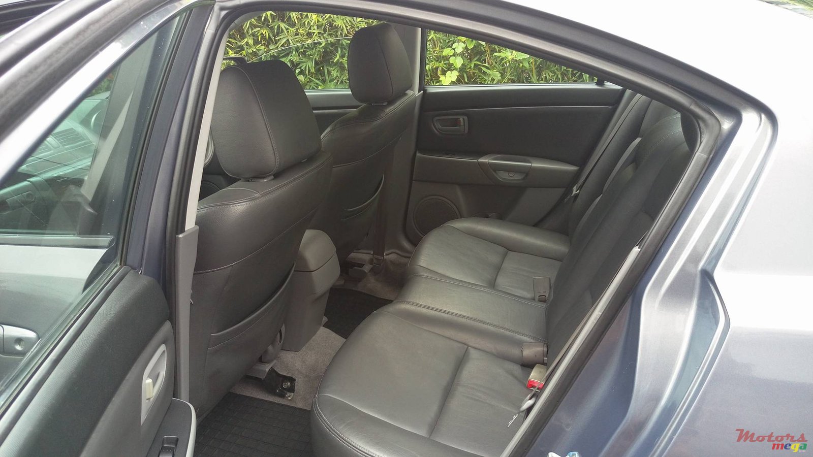 2006' Mazda 3 photo #3