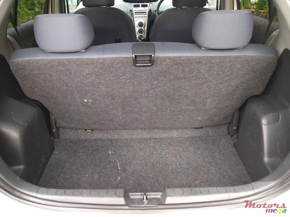 2008' Toyota Vitz [1000cc AUTO ] photo #5