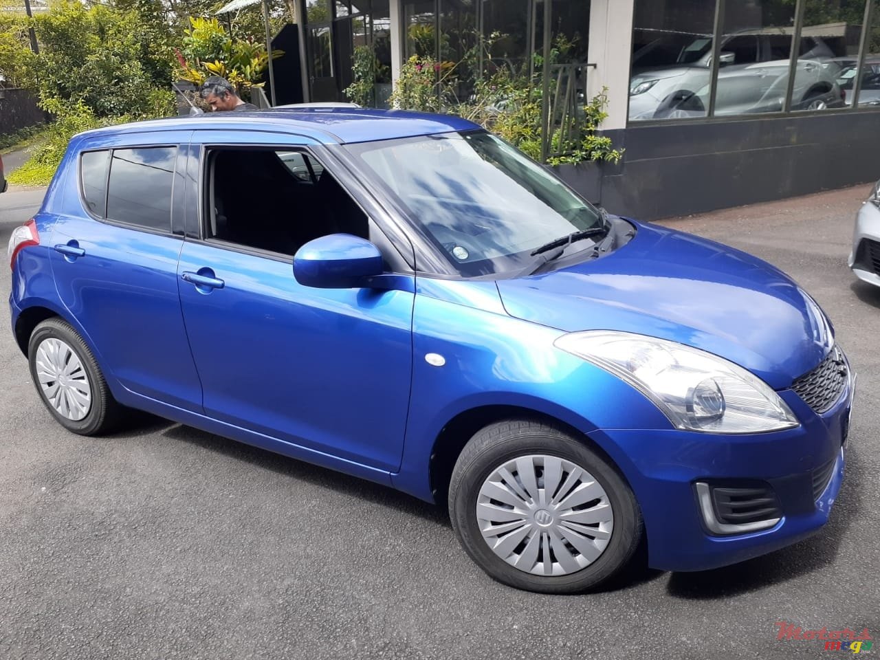 2016' Suzuki Swift photo #3