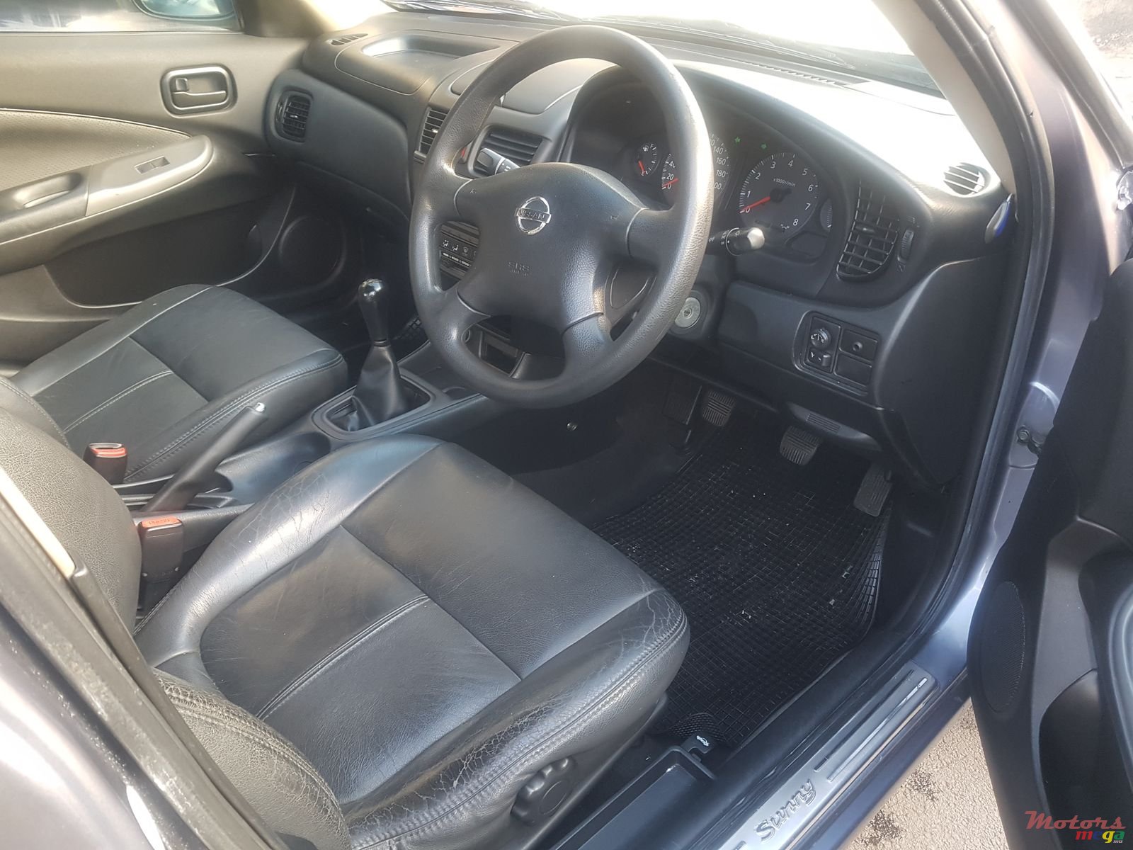 2008' Nissan Sunny photo #3