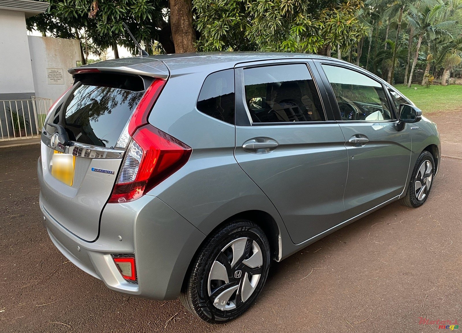 2016' Honda Fit Hybride L package photo #4