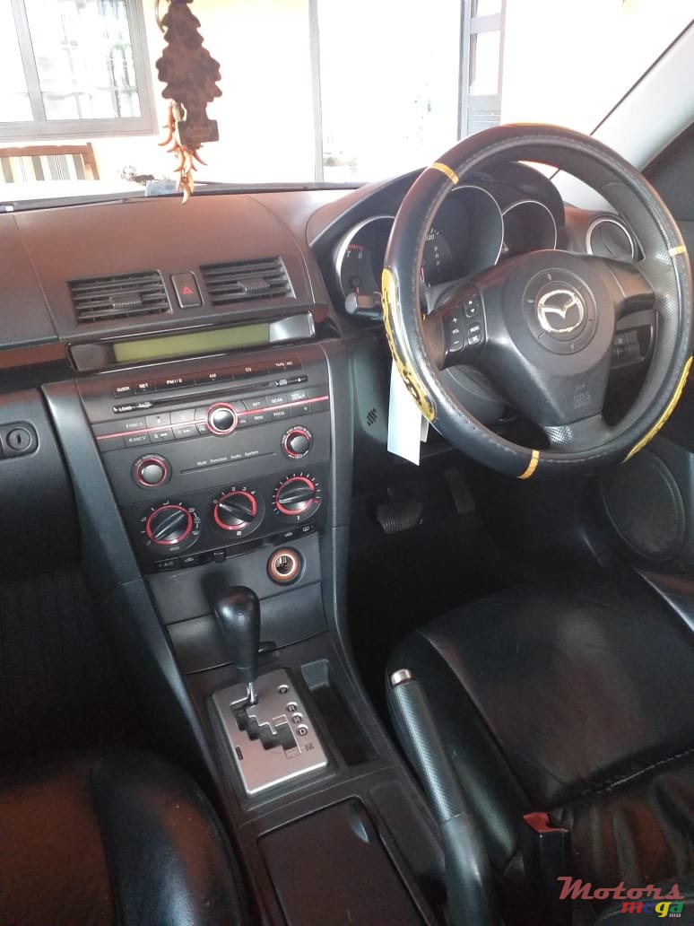 2004' Mazda 3 photo #2
