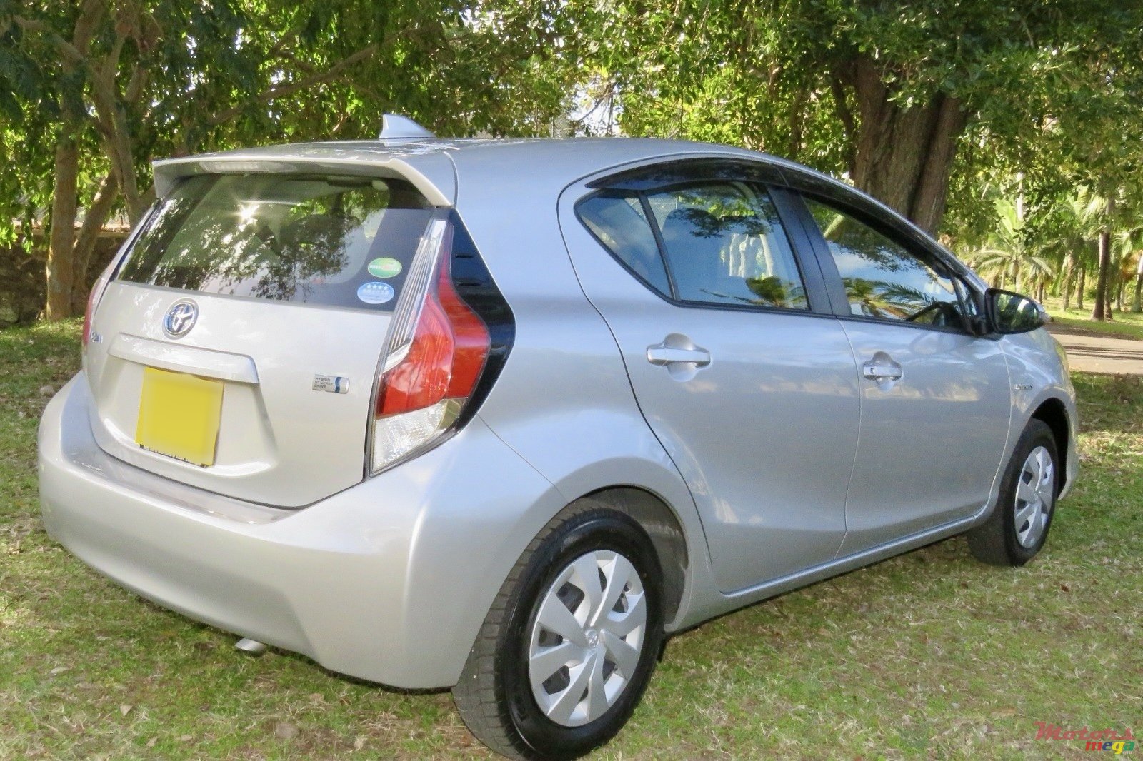 2016' Toyota Aqua photo #3