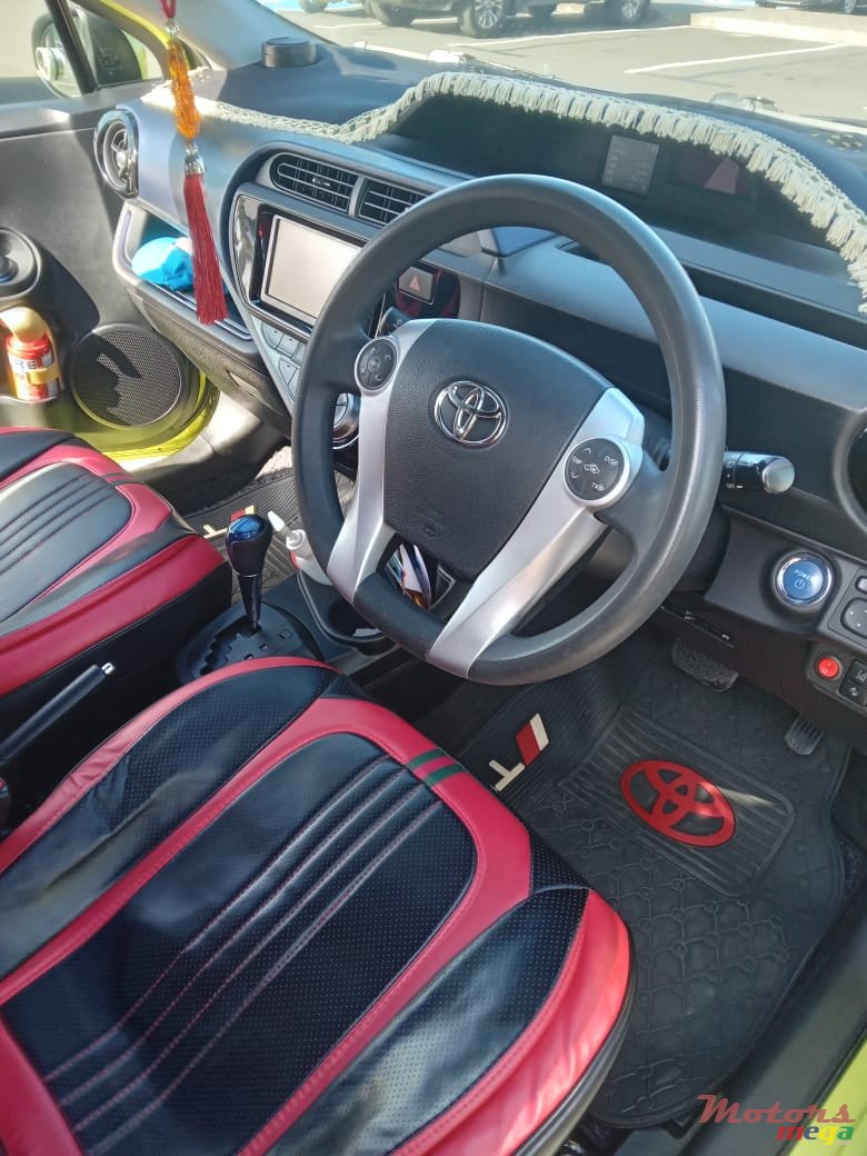 2016' Toyota Aqua photo #6