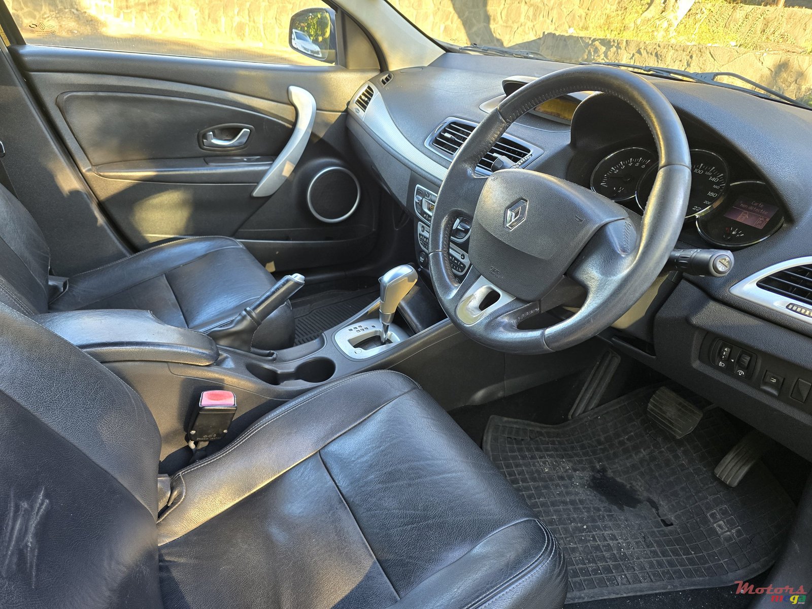 2012' Renault Fluence Automatic photo #6