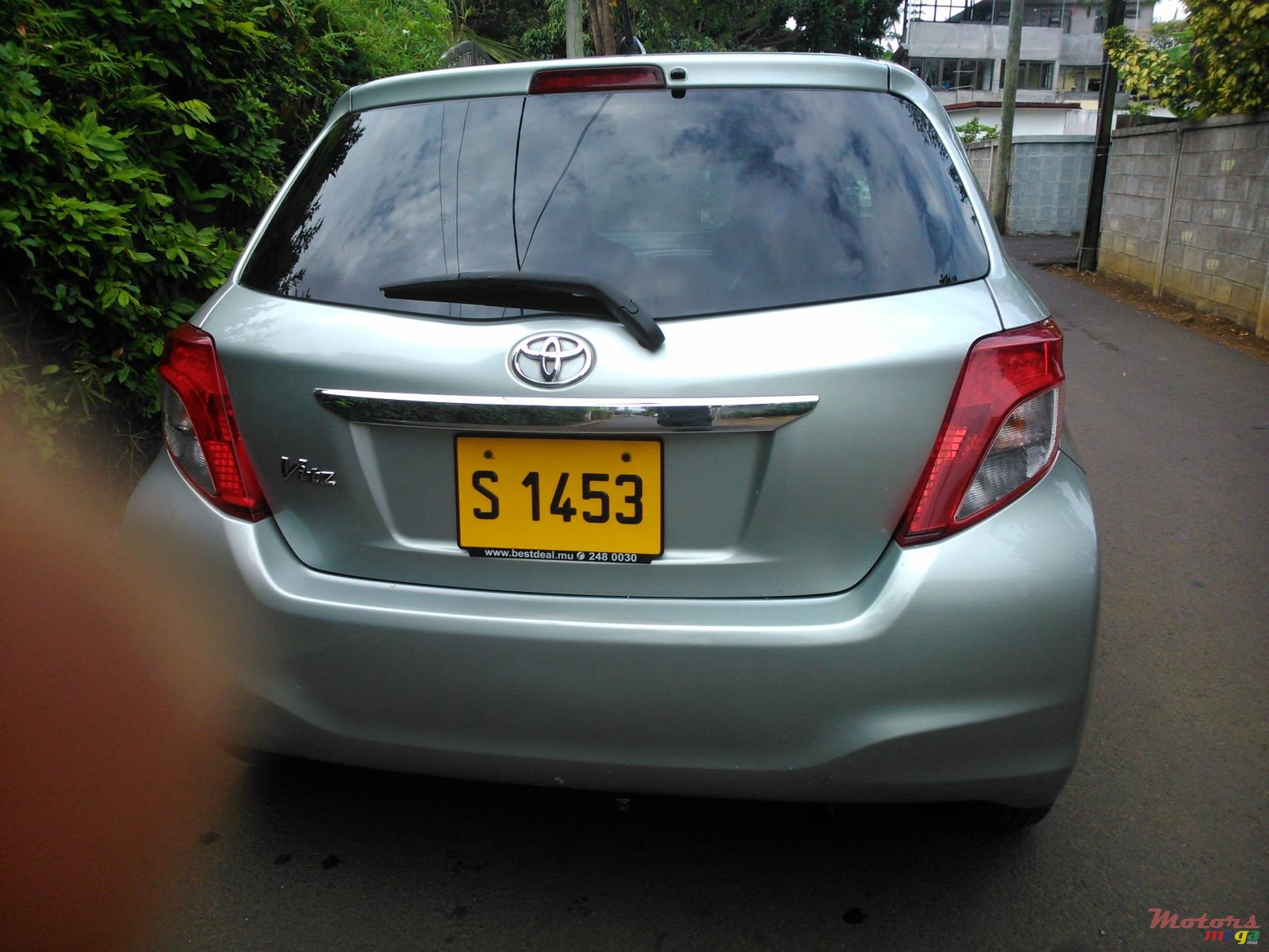 2012' Toyota Vitz photo #3