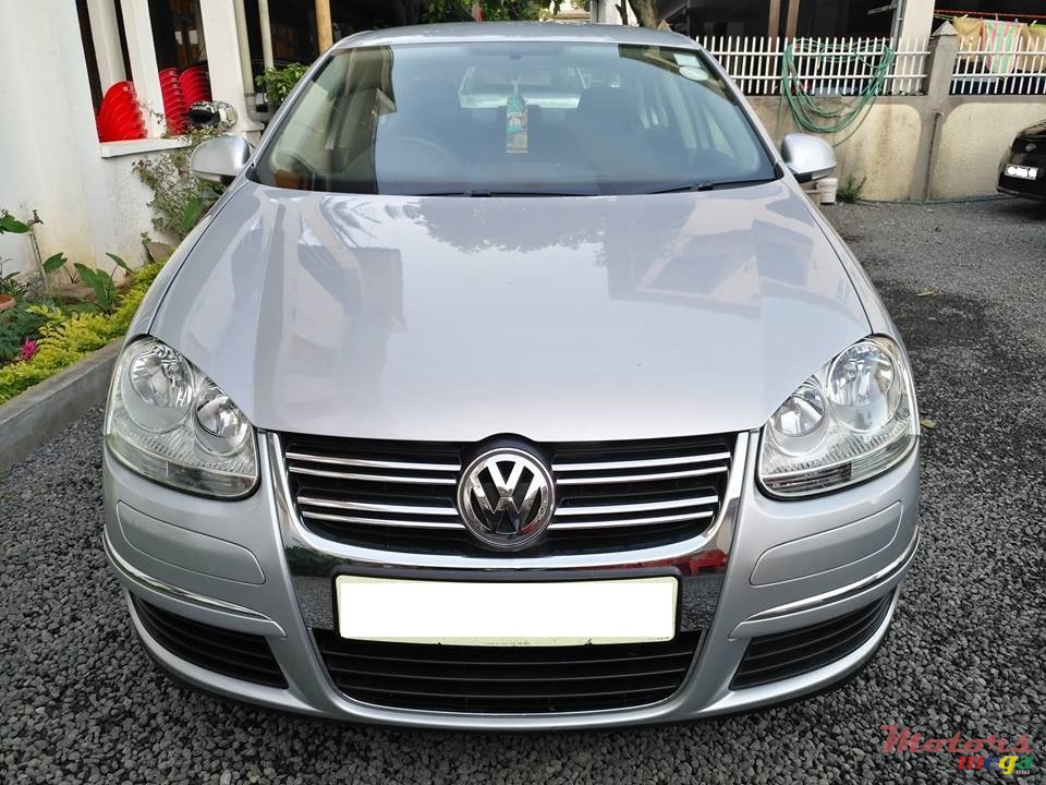 2009' Volkswagen Jetta photo #1