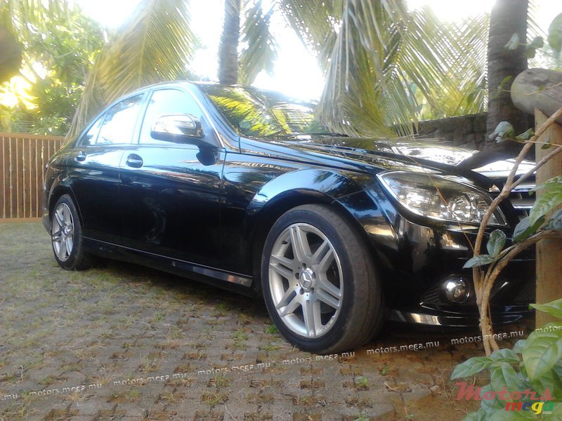 2010' Mercedes-Benz C-Class AMG photo #1