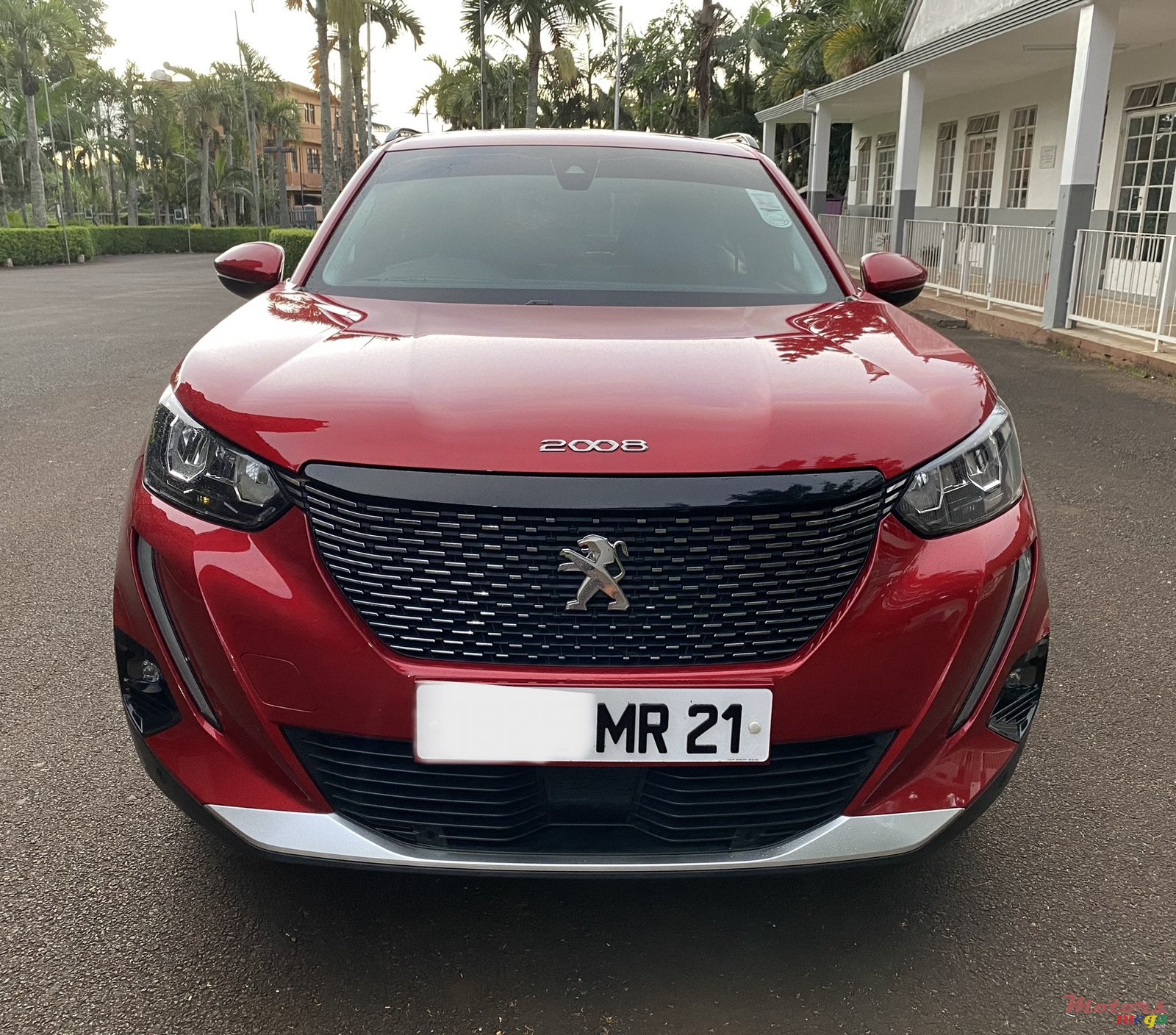 2021' Peugeot 2008 Allure photo #1