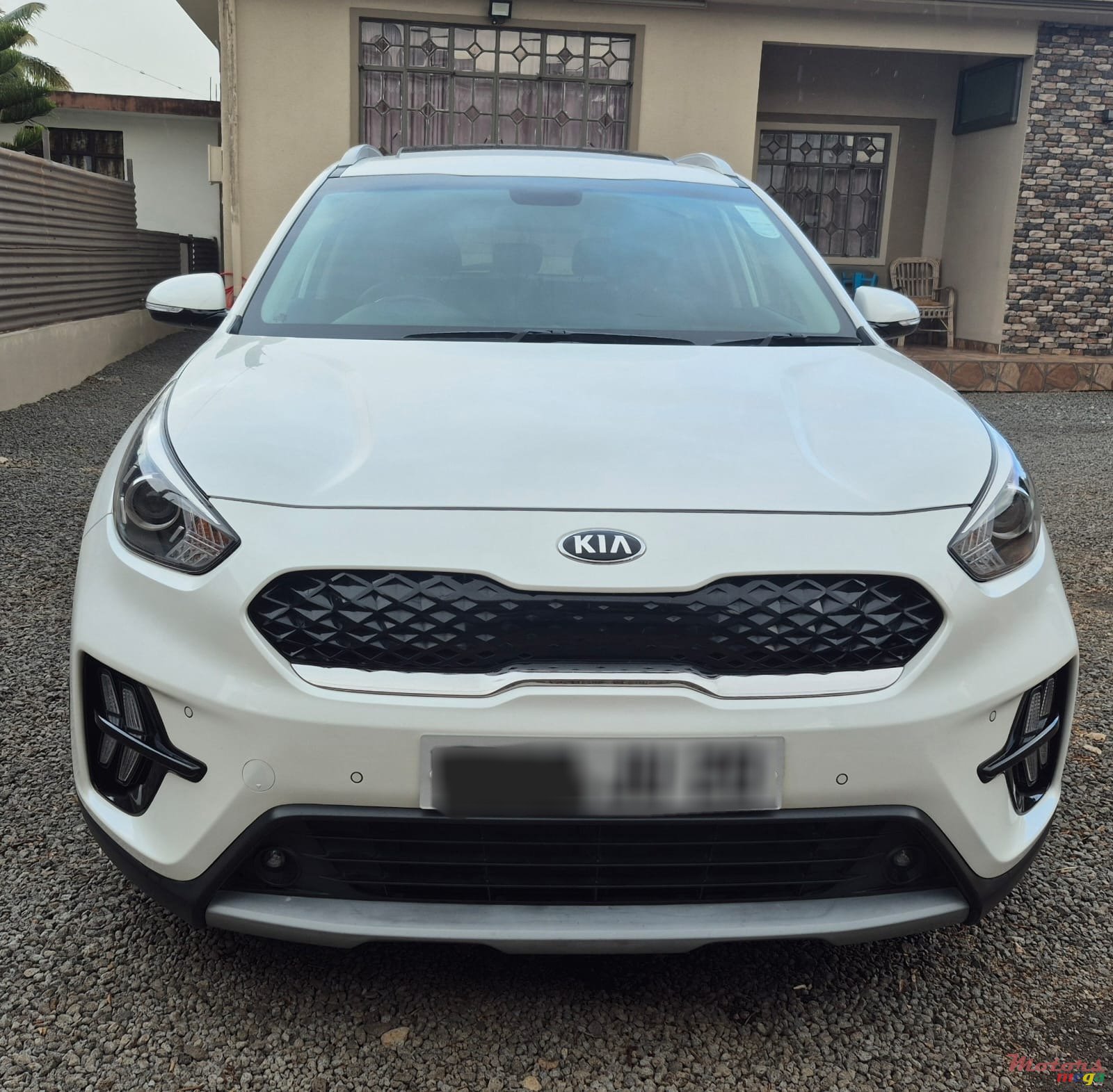 2020' Kia Niro Eco Hybrid photo #1